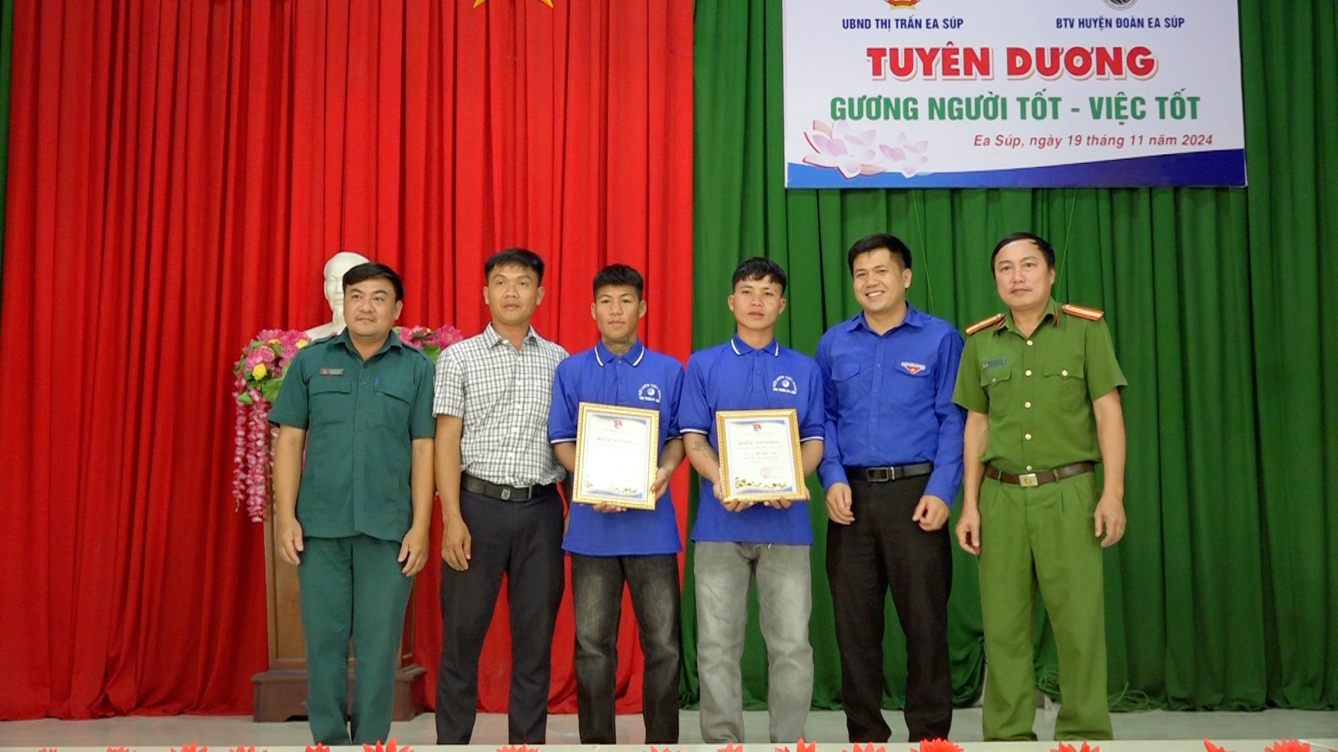 huyện đoàn biểu dương 2 đoàn viên